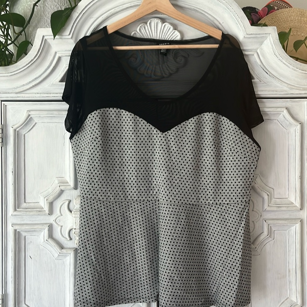 5 for $25 bundle! Torrid Grey and Black Polka Dot Top with Sheer Black Upper 1X.